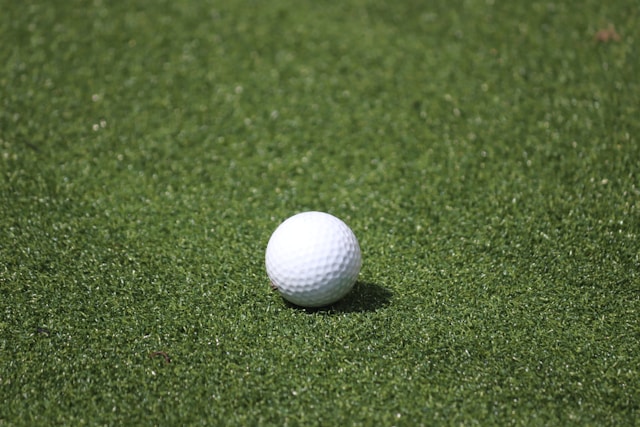 How Many Dimples Are on a Golf Ball?